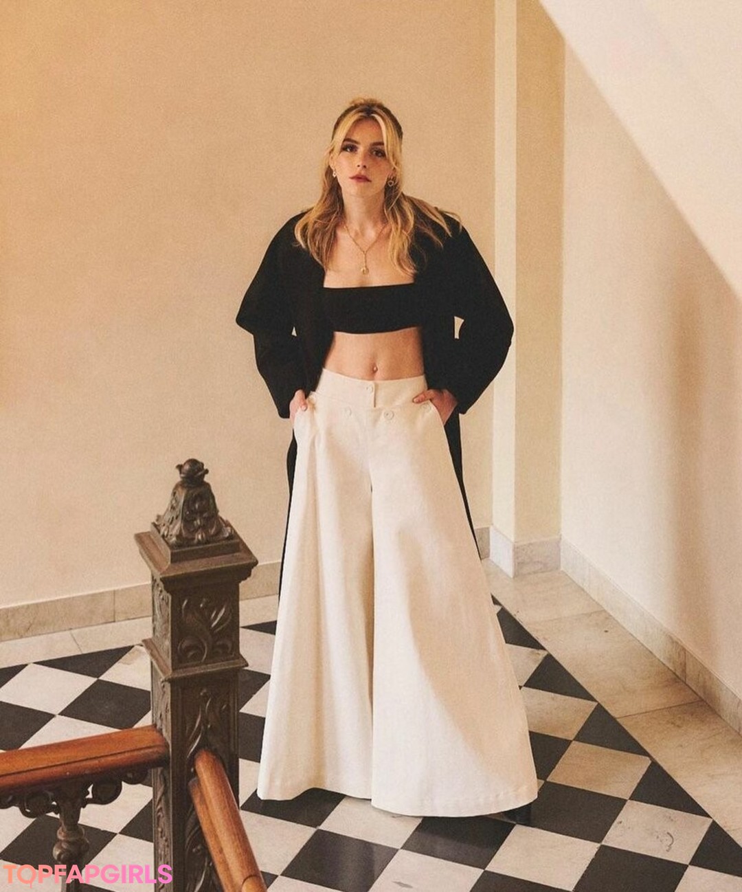 Nacktes geleaktes OnlyFans-Foto von Kiernan Shipka #1297