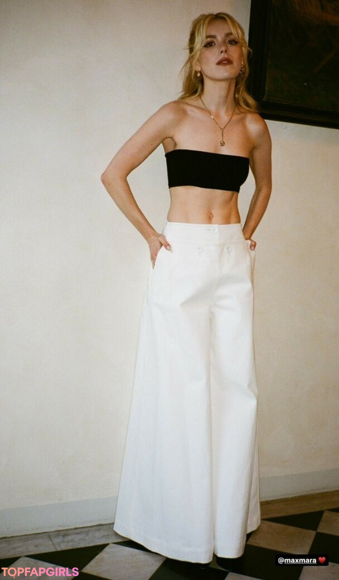 Nacktes geleaktes OnlyFans-Foto von Kiernan Shipka #1379