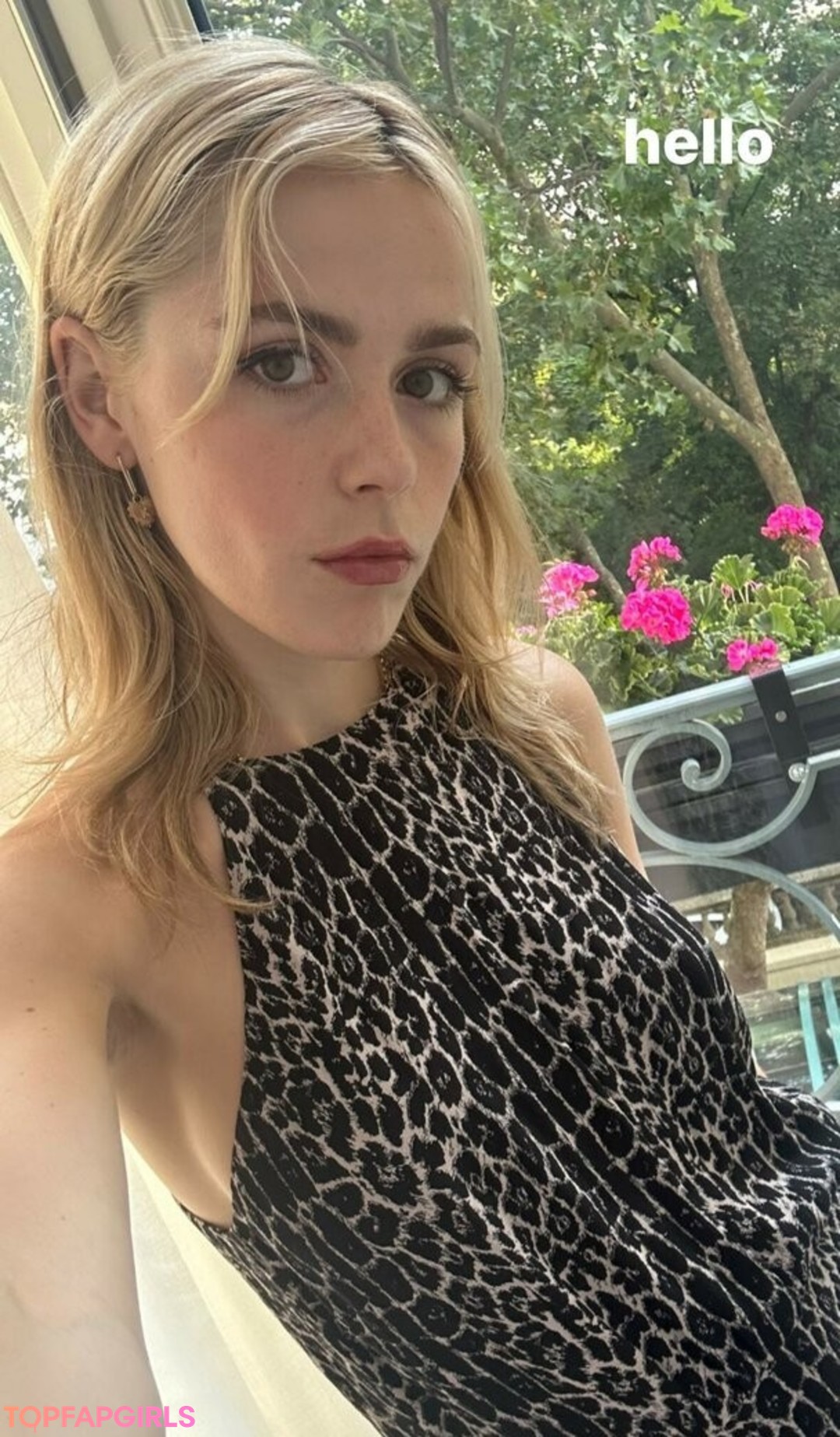 Nacktes geleaktes OnlyFans-Foto von Kiernan Shipka #1405