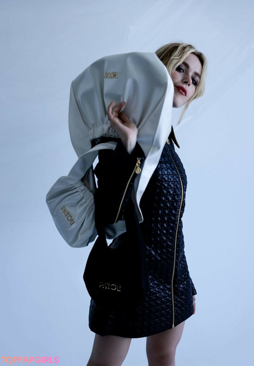 Nacktes geleaktes OnlyFans-Foto von Kiernan Shipka #1488