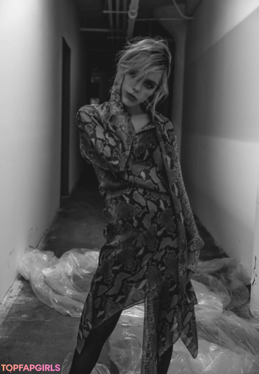 Nacktes geleaktes OnlyFans-Foto von Kiernan Shipka #1497