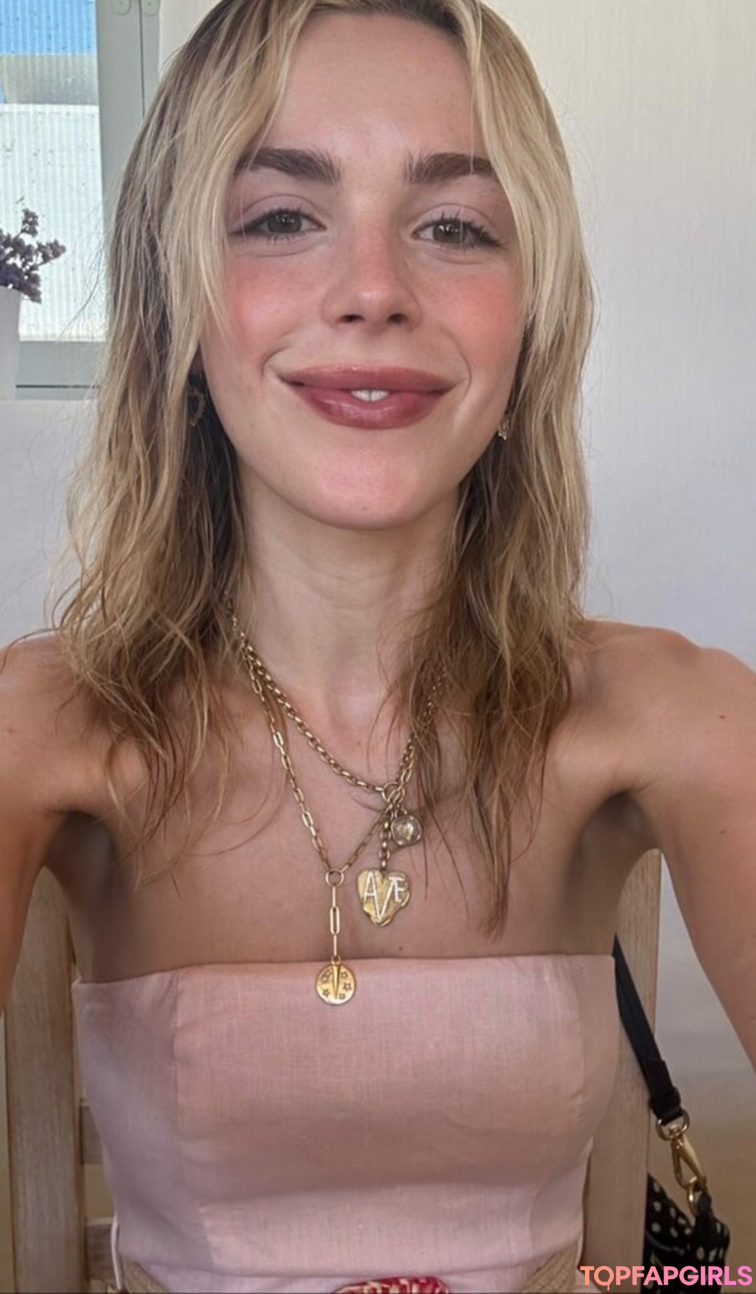 Nacktes geleaktes OnlyFans-Foto von Kiernan Shipka #1510