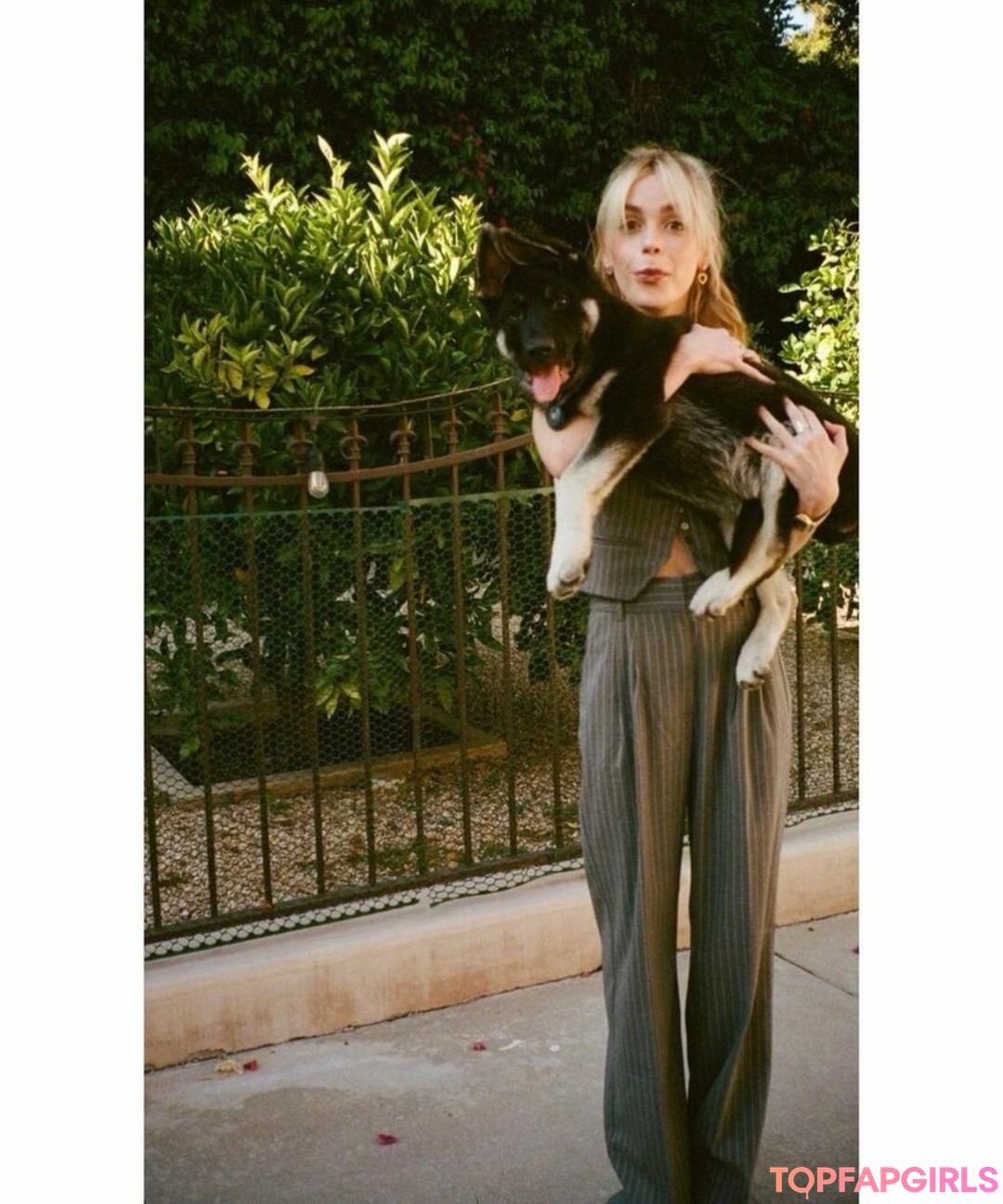Nacktes geleaktes OnlyFans-Foto von Kiernan Shipka #1535