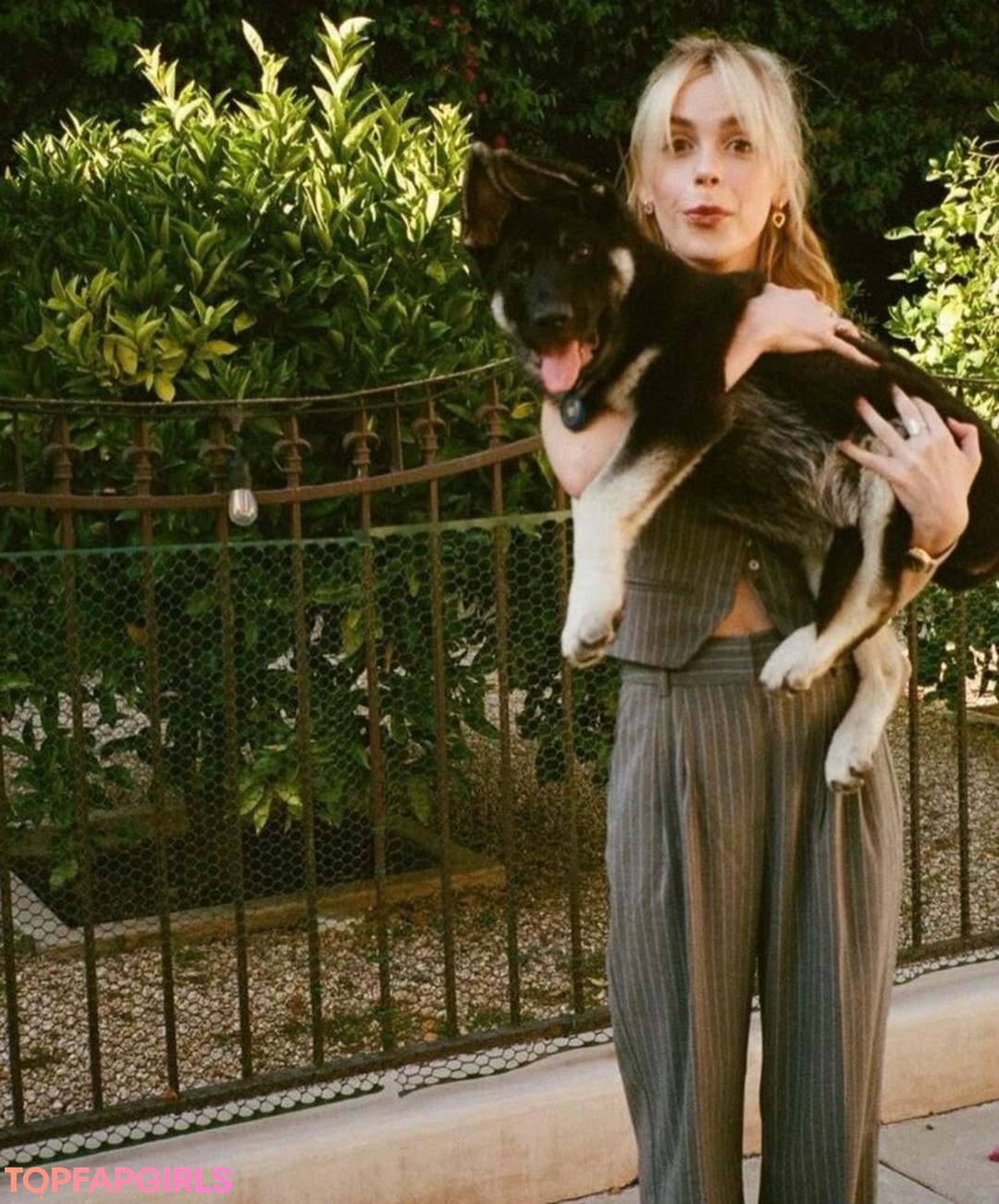 Nacktes geleaktes OnlyFans-Foto von Kiernan Shipka #1536