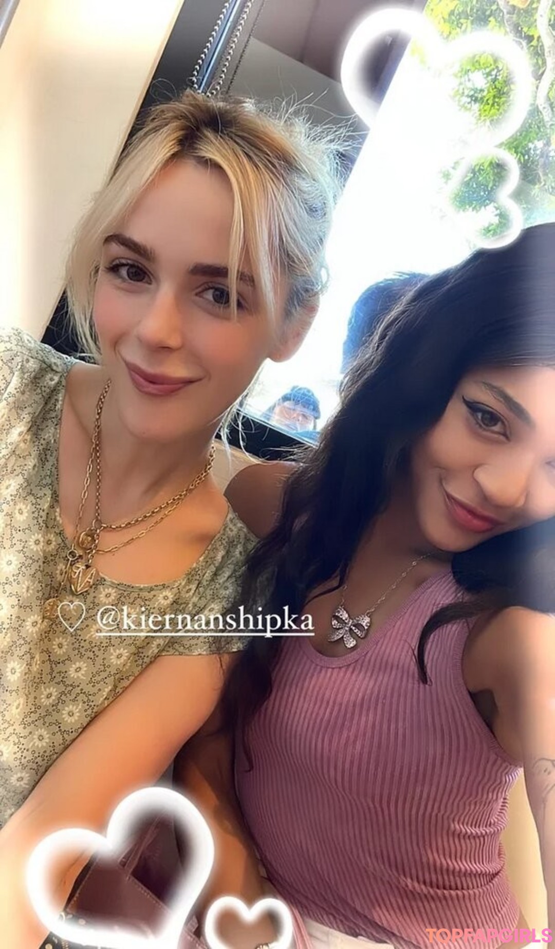 Nacktes geleaktes OnlyFans-Foto von Kiernan Shipka #1542