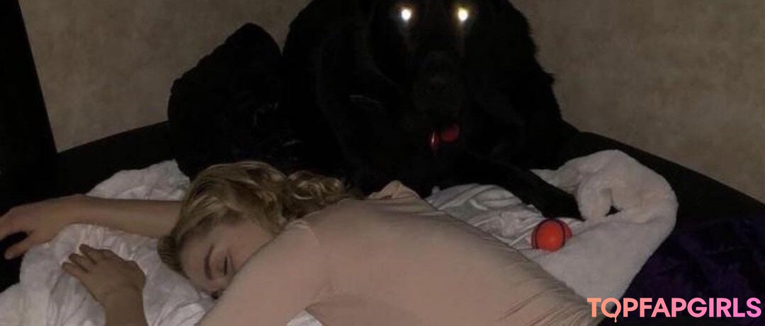 Nacktes geleaktes OnlyFans-Foto von Kiernan Shipka #1553
