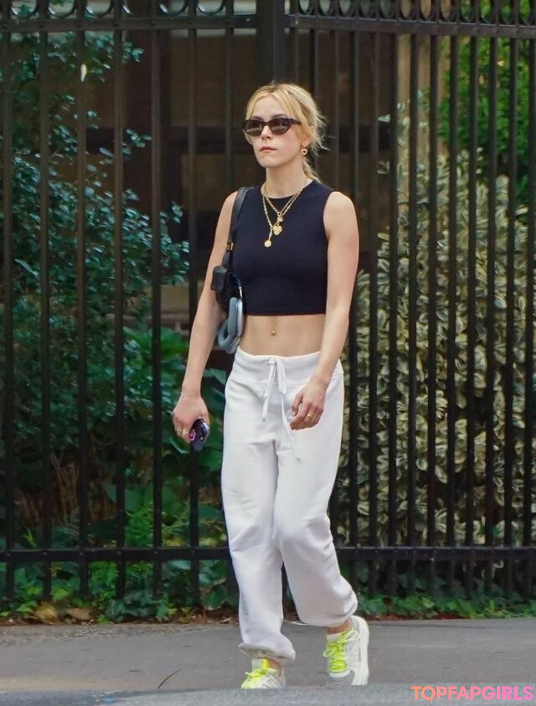 Nacktes geleaktes OnlyFans-Foto von Kiernan Shipka #1605