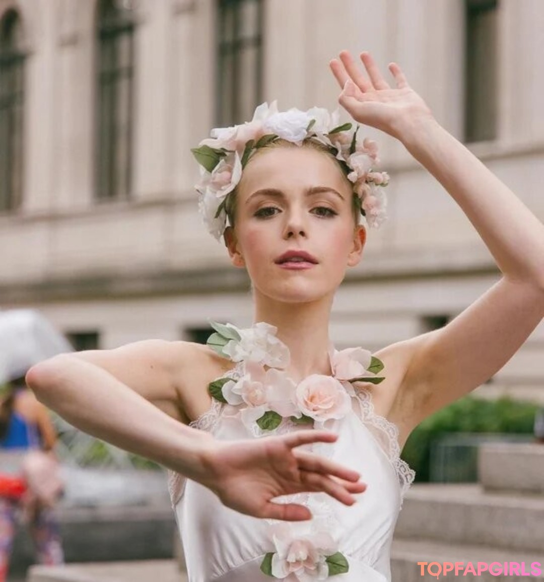 Nacktes geleaktes OnlyFans-Foto von Kiernan Shipka #1623