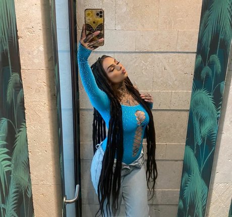 Zhavia
