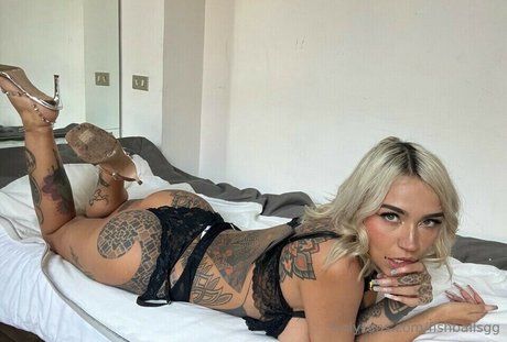 Nacktes geleaktes OnlyFans-Foto von Fishball Suicide