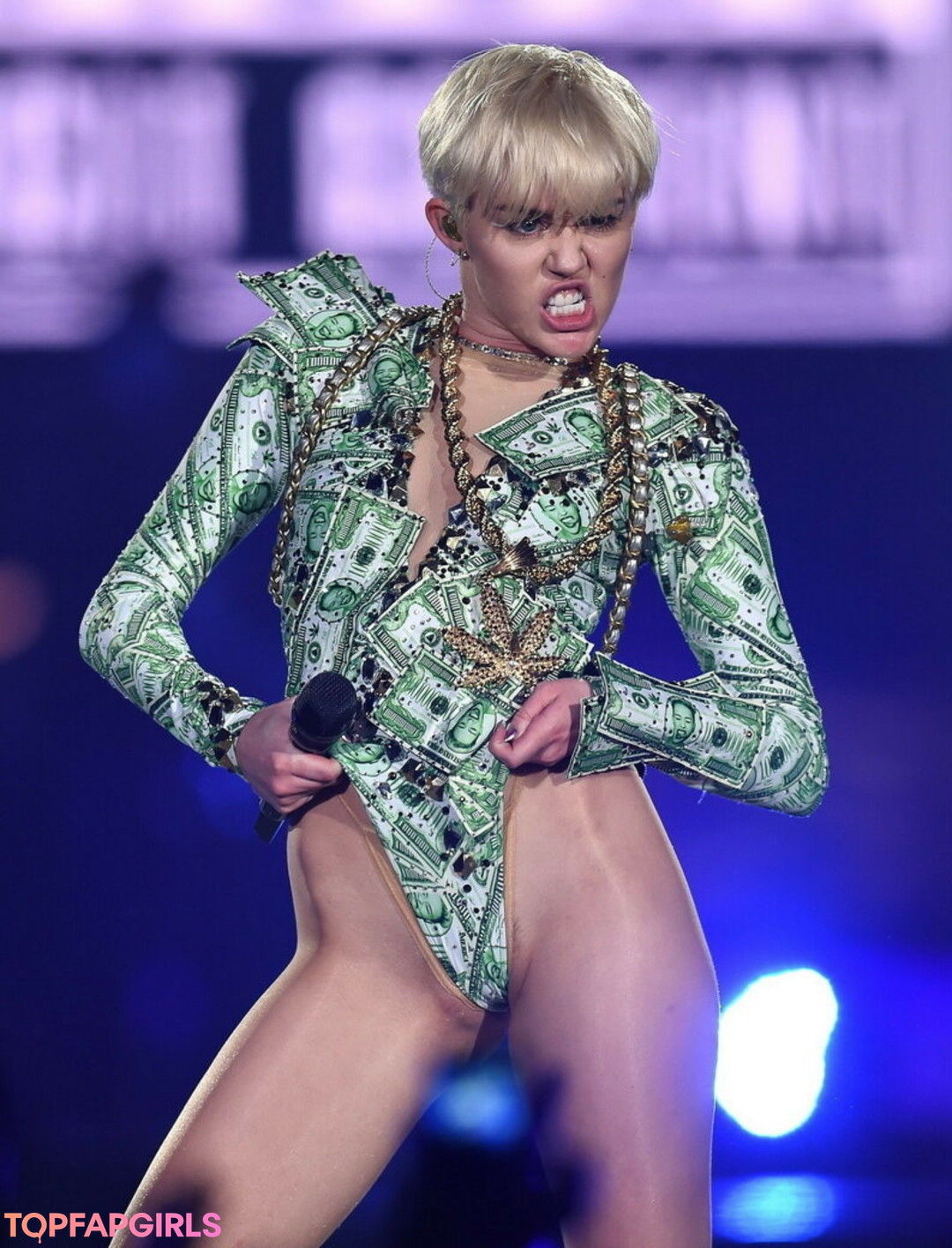 Nacktes geleaktes OnlyFans-Foto von Miley Cyrus #1052
