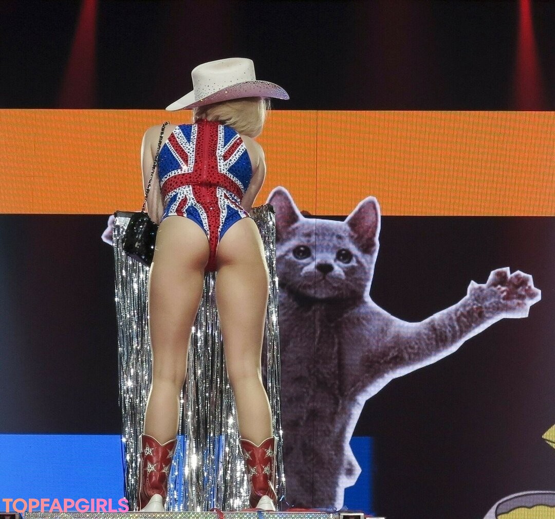 Nacktes geleaktes OnlyFans-Foto von Miley Cyrus #1111