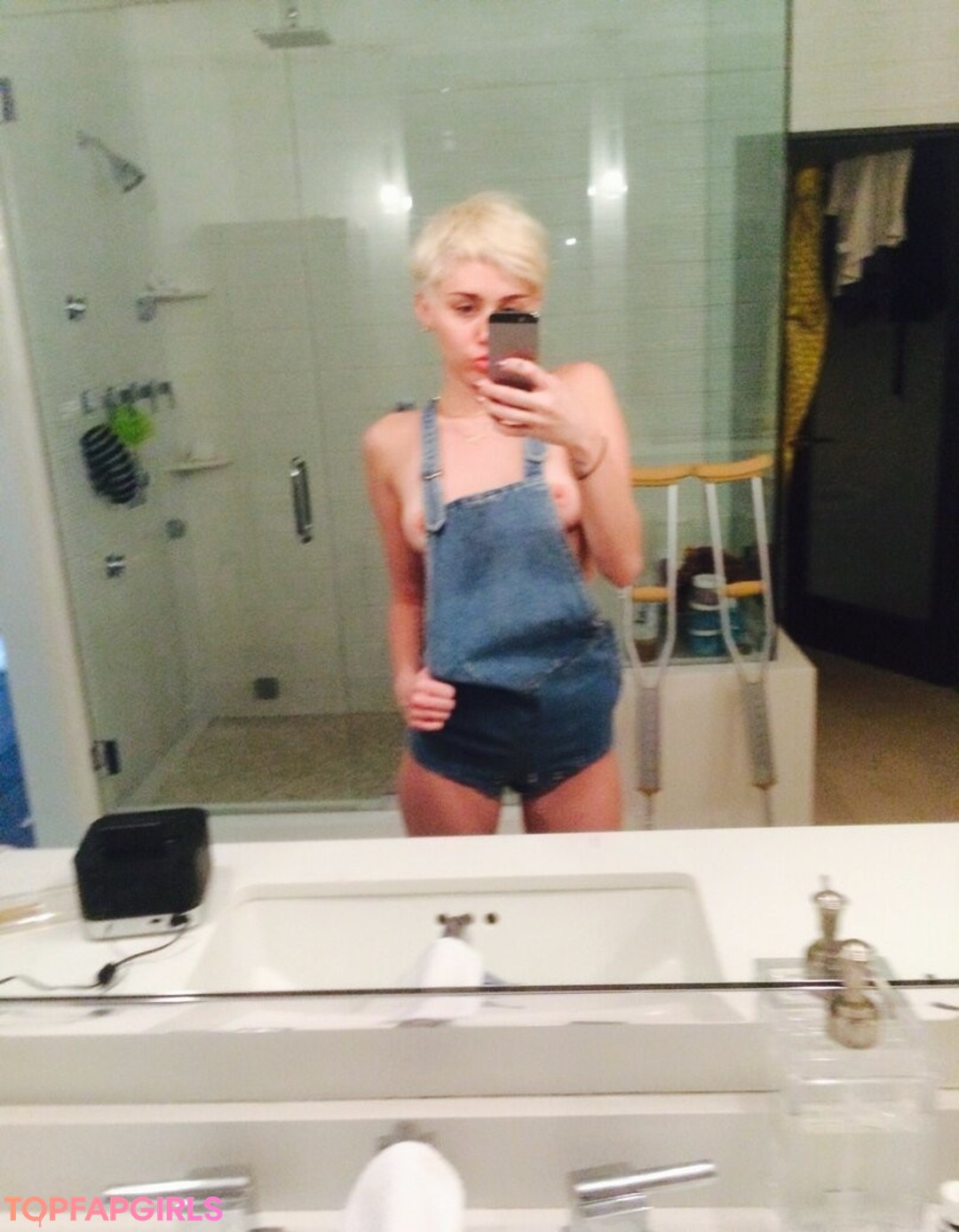 Nacktes geleaktes OnlyFans-Foto von Miley Cyrus #1134