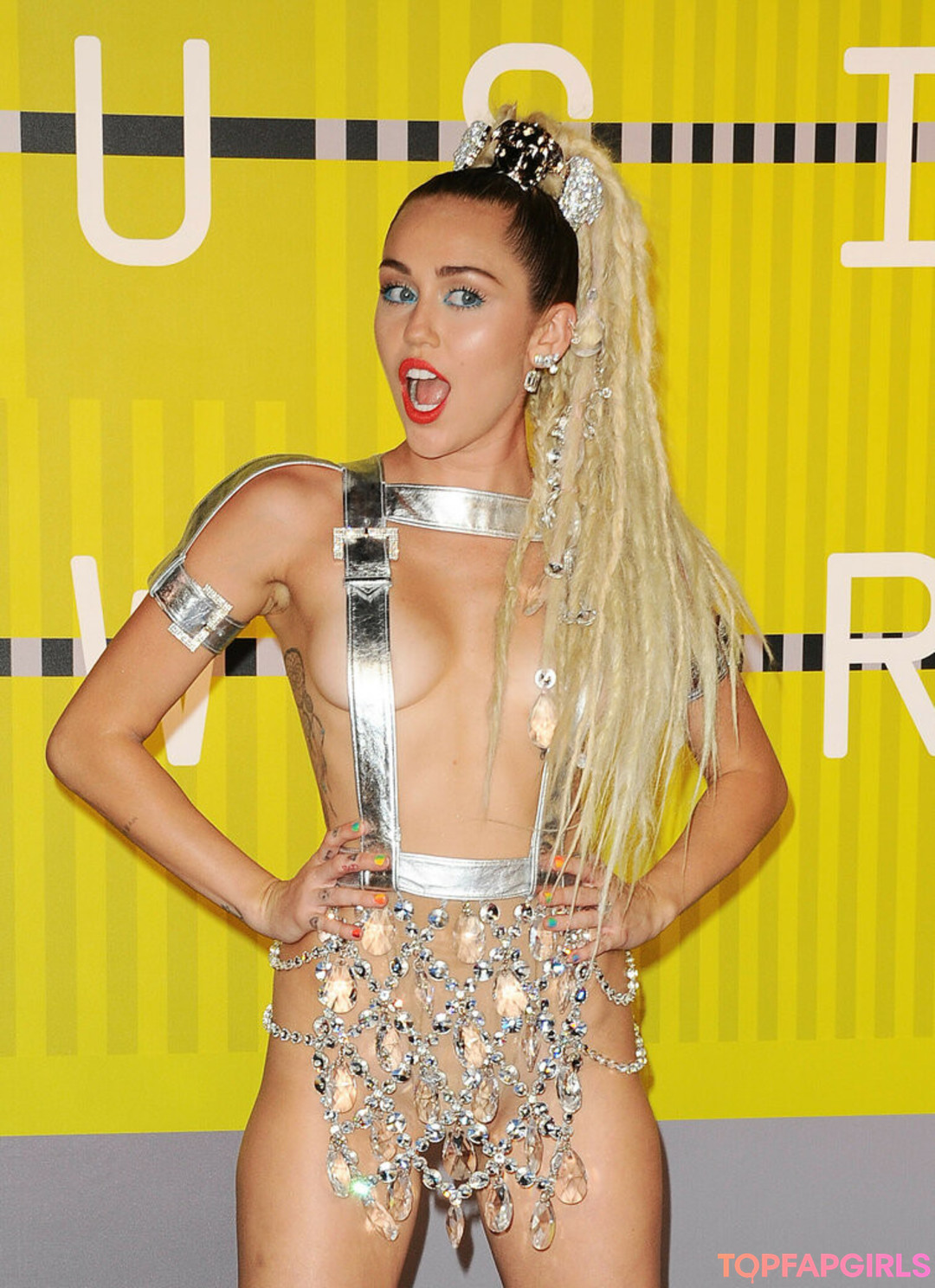 Nacktes geleaktes OnlyFans-Foto von Miley Cyrus #1182