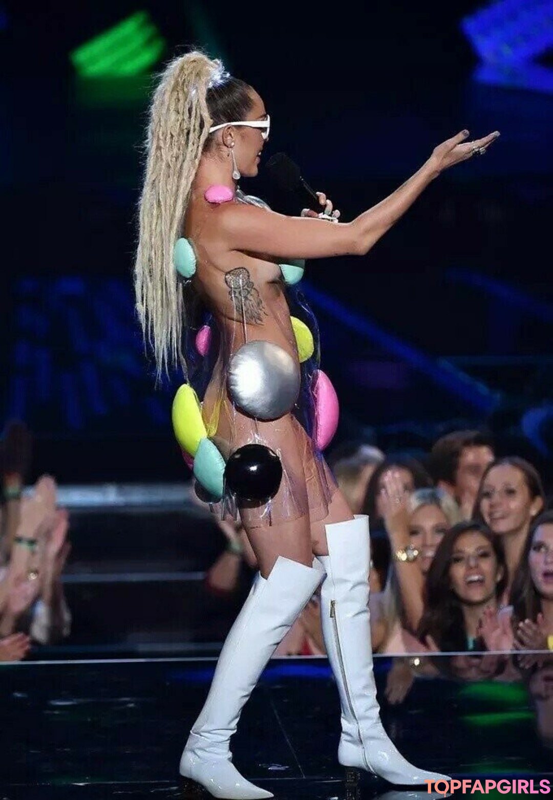 Nacktes geleaktes OnlyFans-Foto von Miley Cyrus #1219