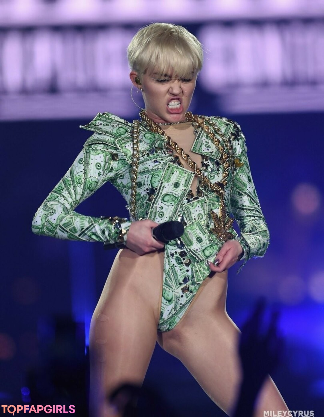 Nacktes geleaktes OnlyFans-Foto von Miley Cyrus #1255