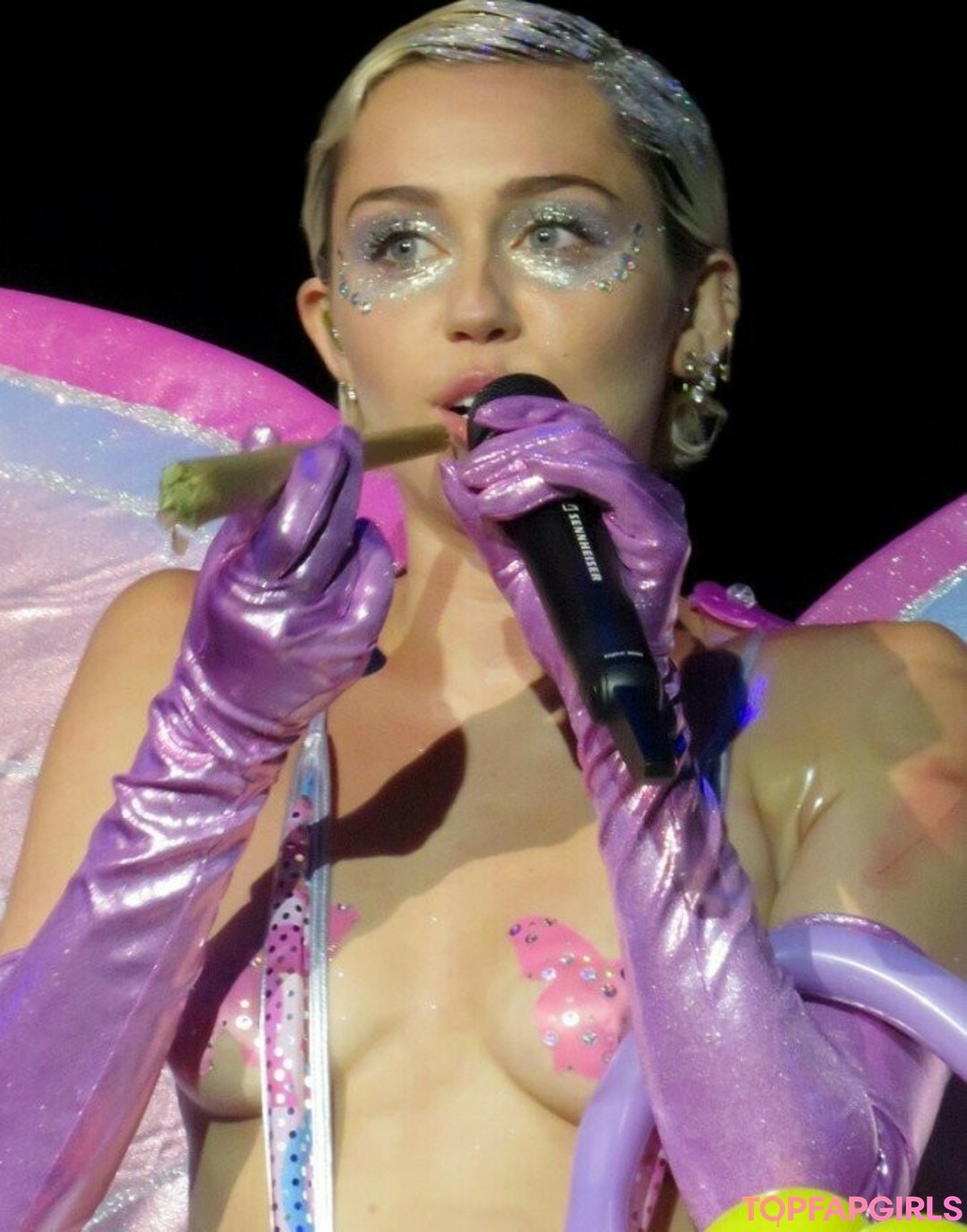 Nacktes geleaktes OnlyFans-Foto von Miley Cyrus #1305