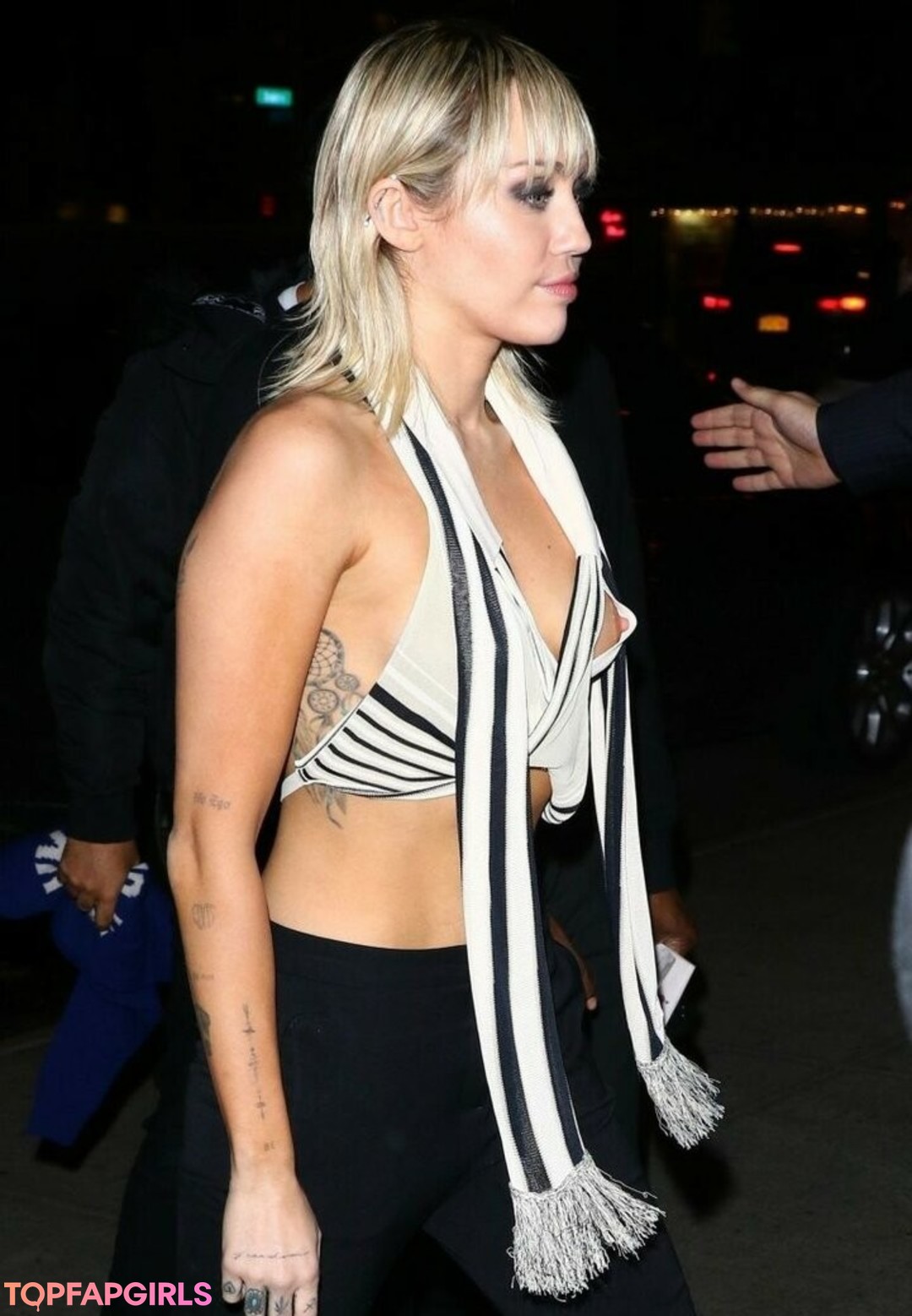 Nacktes geleaktes OnlyFans-Foto von Miley Cyrus #1338