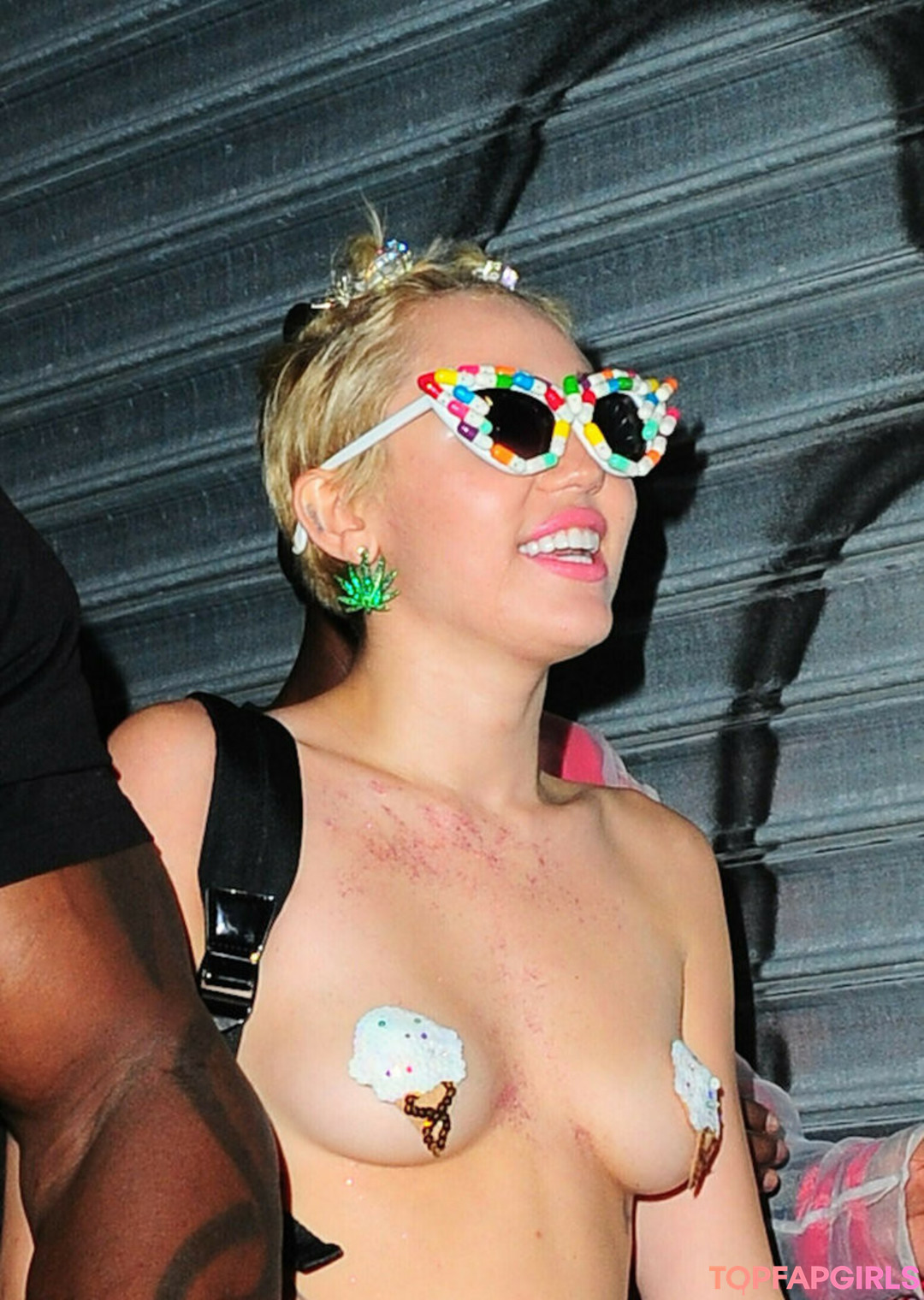 Nacktes geleaktes OnlyFans-Foto von Miley Cyrus #1361