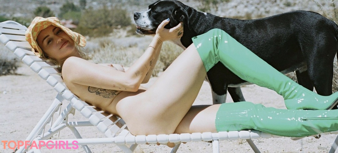 Nacktes geleaktes OnlyFans-Foto von Miley Cyrus #1386