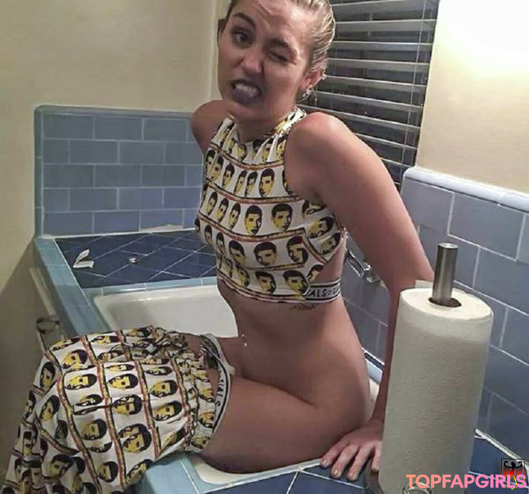 Nacktes geleaktes OnlyFans-Foto von Miley Cyrus #1455