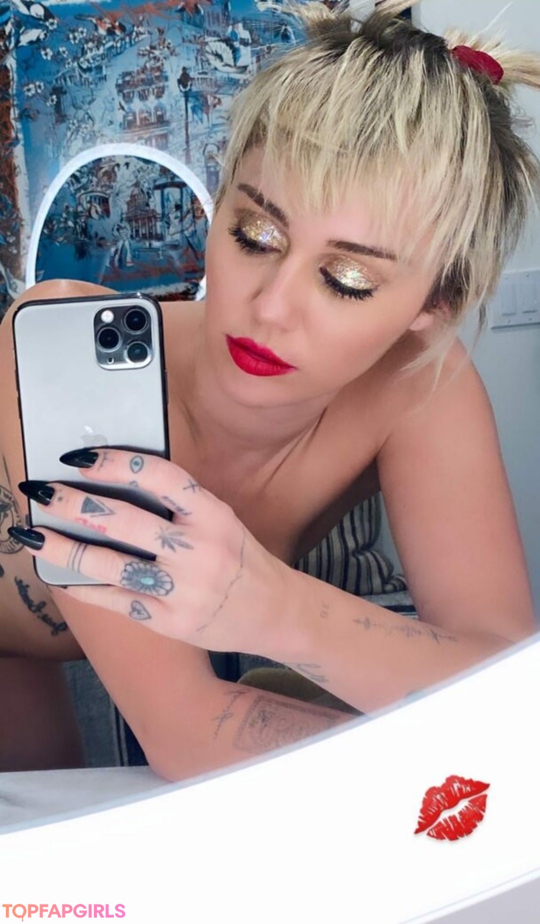 Nacktes geleaktes OnlyFans-Foto von Miley Cyrus #1462