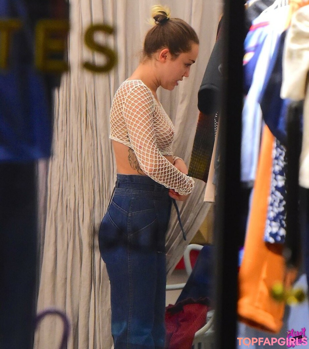 Nacktes geleaktes OnlyFans-Foto von Miley Cyrus #1588