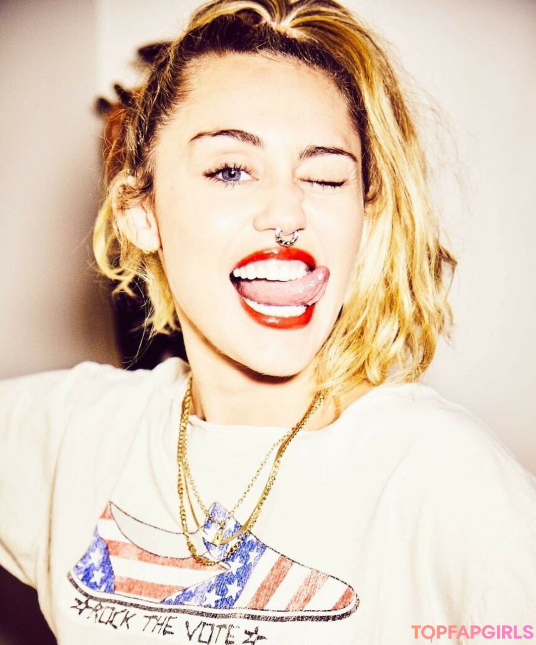 Nacktes geleaktes OnlyFans-Foto von Miley Cyrus #1678