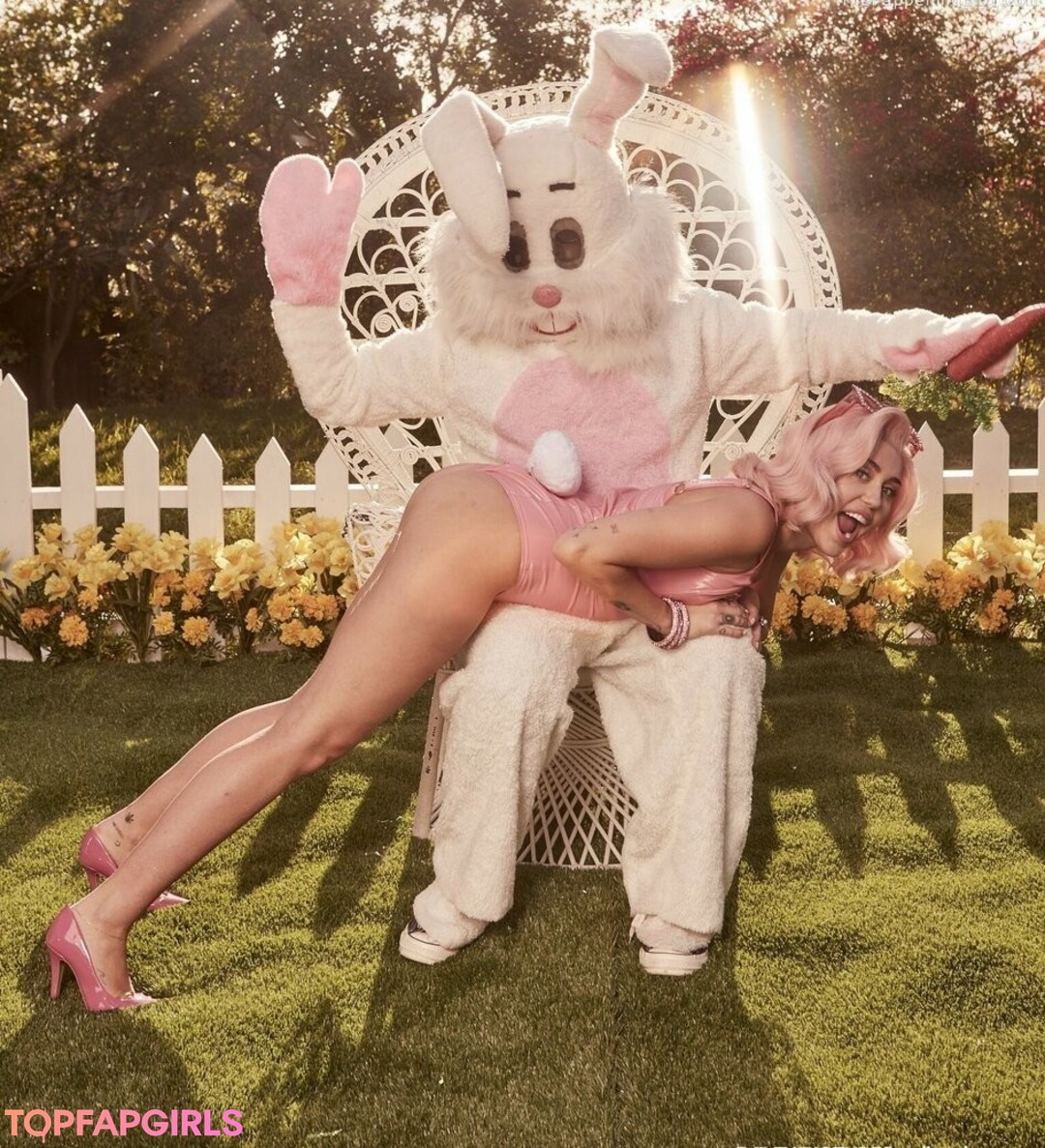 Nacktes geleaktes OnlyFans-Foto von Miley Cyrus #1806