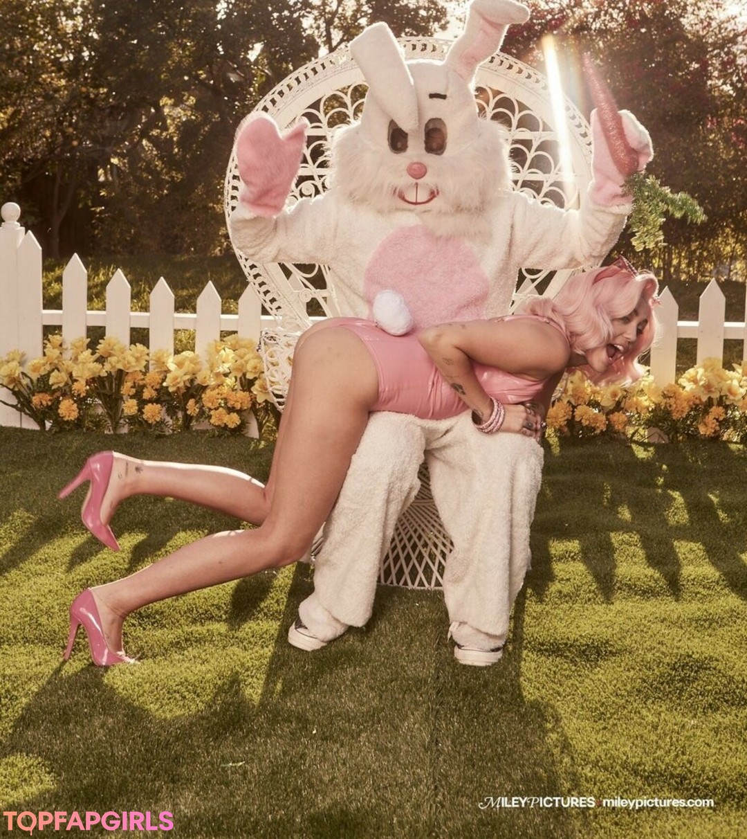 Nacktes geleaktes OnlyFans-Foto von Miley Cyrus #1809
