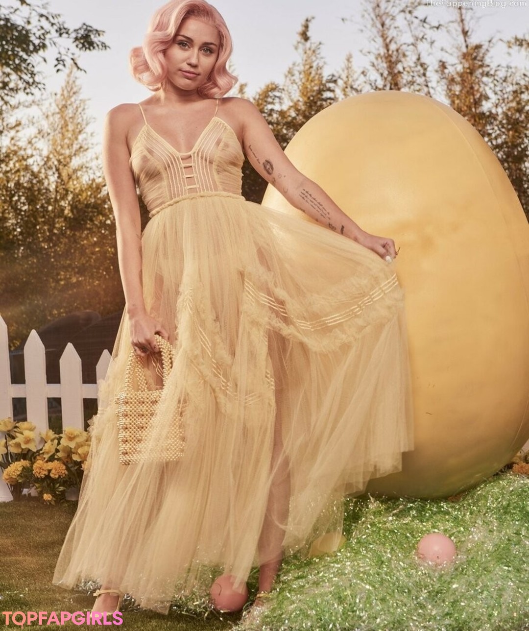 Nacktes geleaktes OnlyFans-Foto von Miley Cyrus #1815