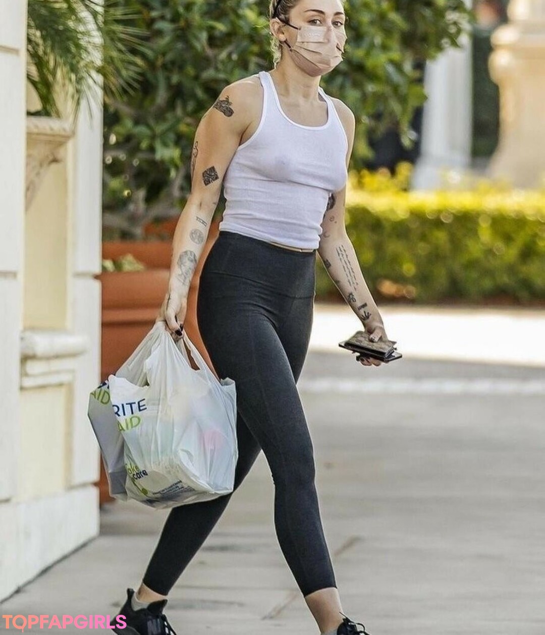 Nacktes geleaktes OnlyFans-Foto von Miley Cyrus #1822
