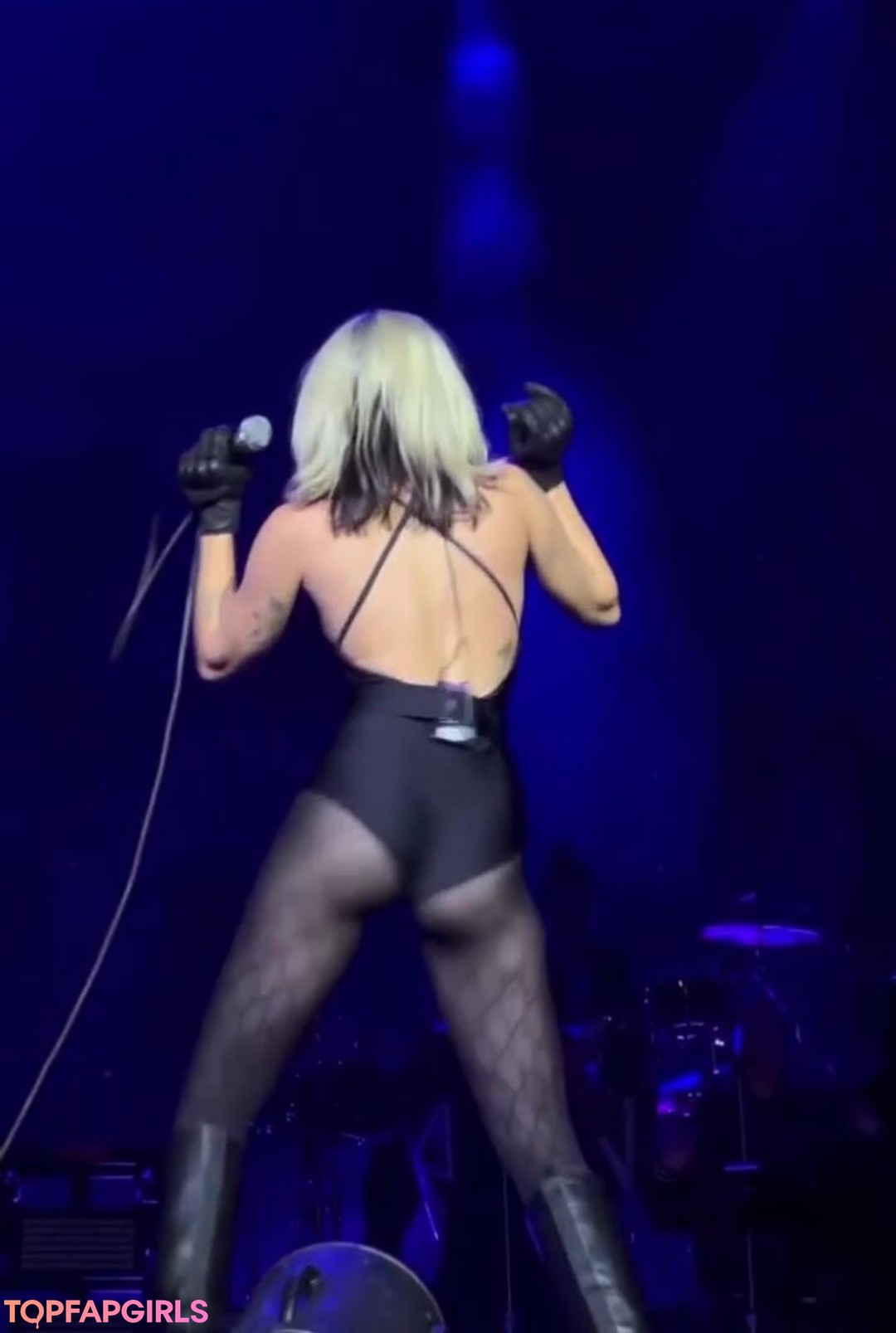 Nacktes geleaktes OnlyFans-Foto von Miley Cyrus #1831