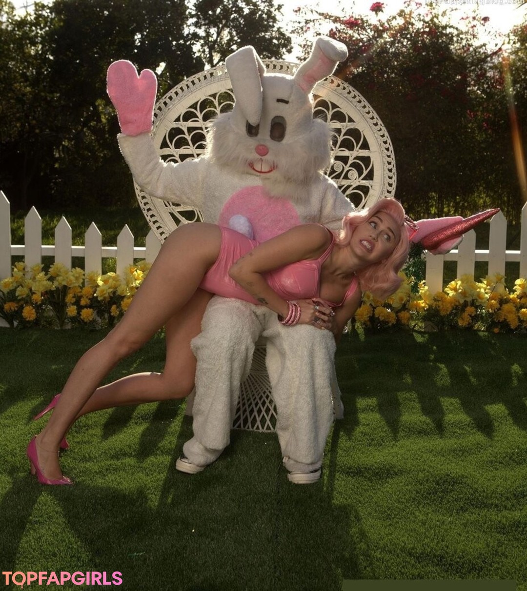 Nacktes geleaktes OnlyFans-Foto von Miley Cyrus #1863