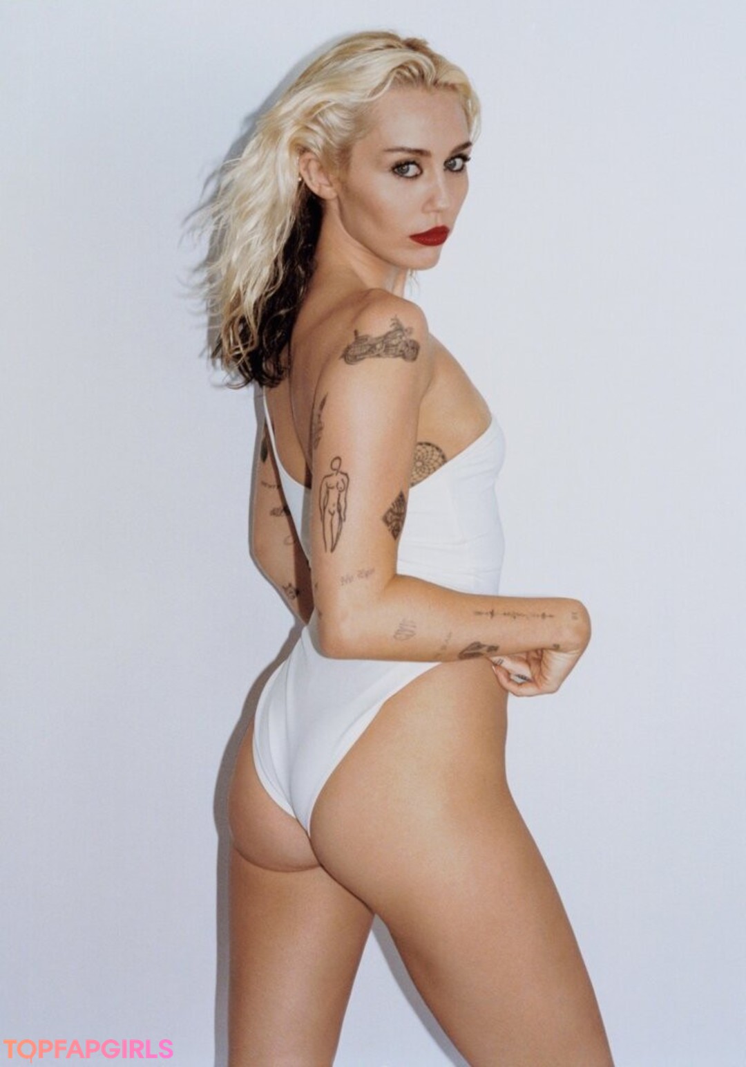 Nacktes geleaktes OnlyFans-Foto von Miley Cyrus #1927