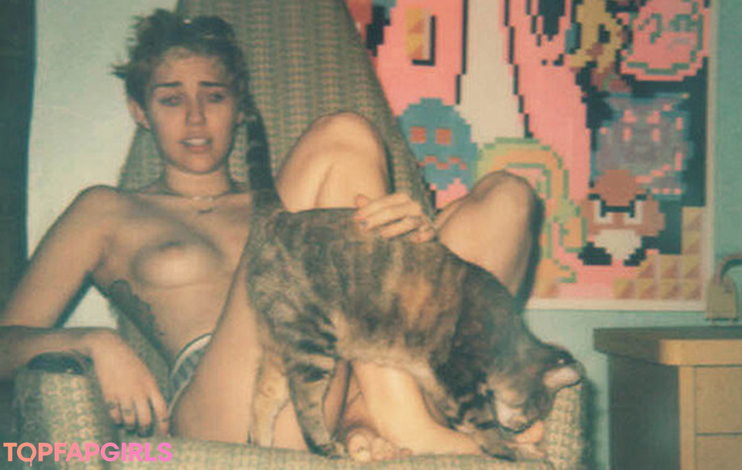Nacktes geleaktes OnlyFans-Foto von Miley Cyrus #1968