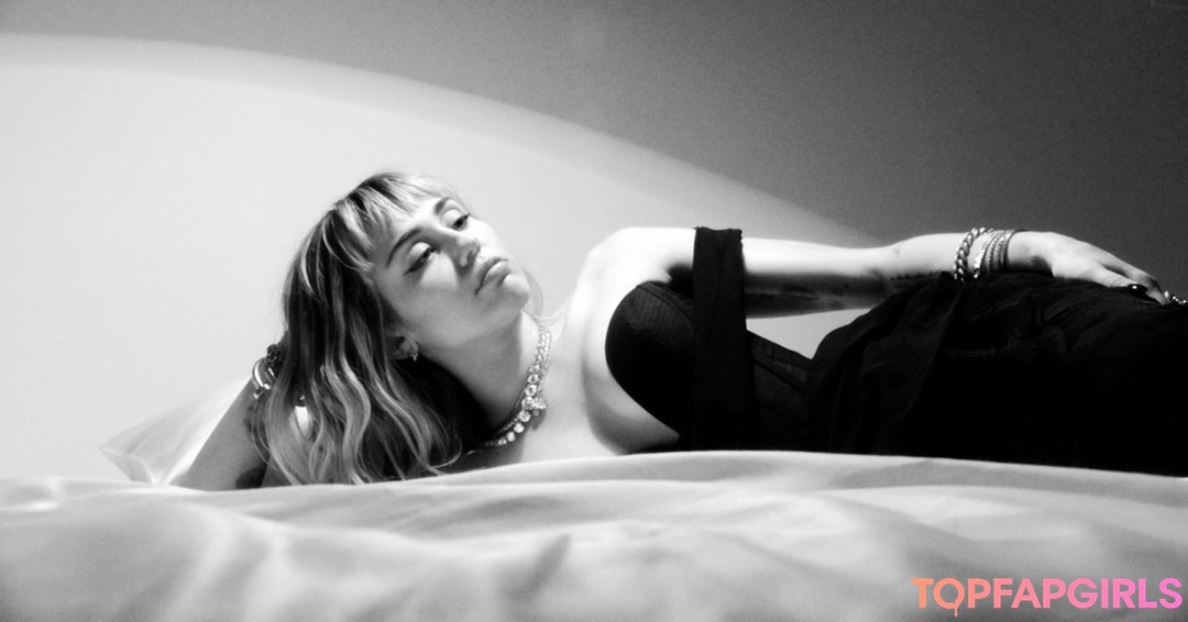 Nacktes geleaktes OnlyFans-Foto von Miley Cyrus #1993