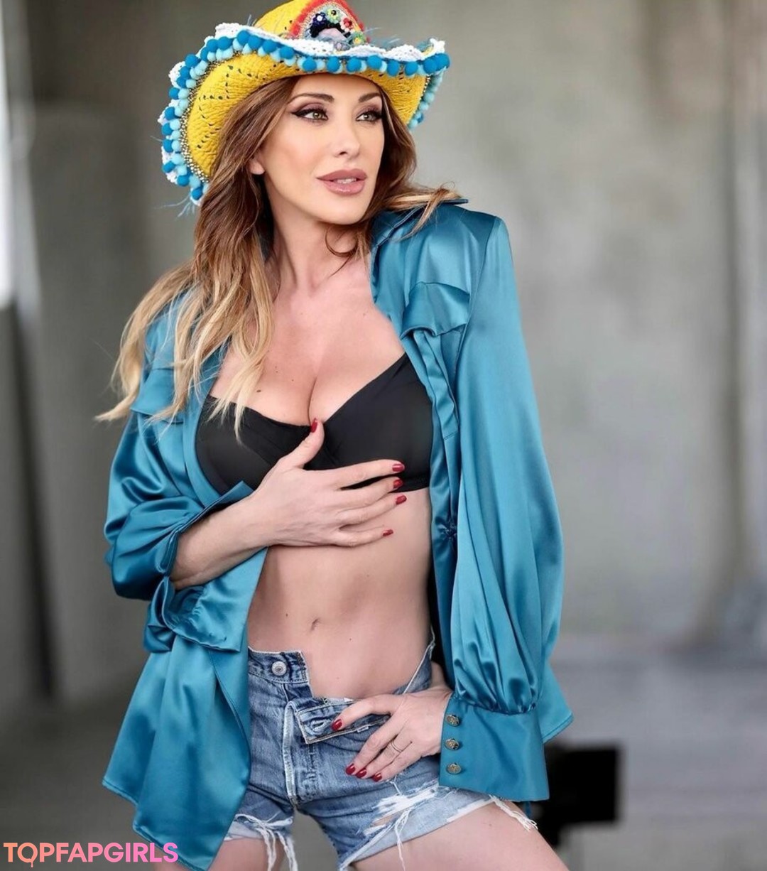 Nacktes geleaktes OnlyFans-Foto von Sabrina Salerno #1617