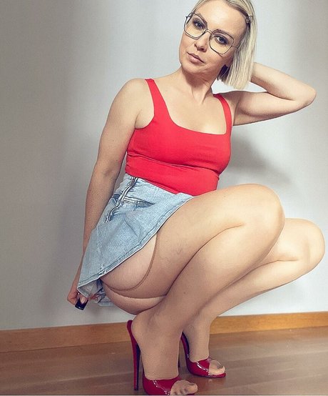 Alexandra76