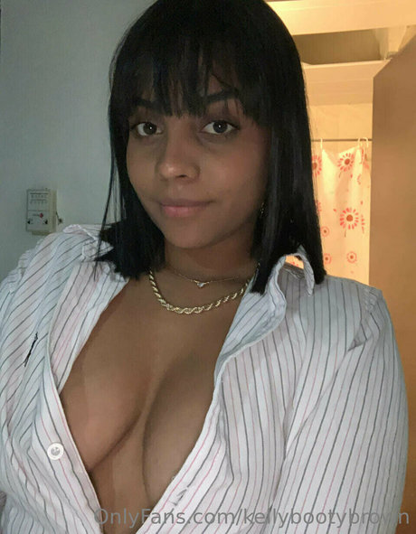 Nacktes geleaktes OnlyFans-Foto von Kellybootybrown