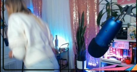 Nacktes geleaktes OnlyFans-Foto von Maude Garrett