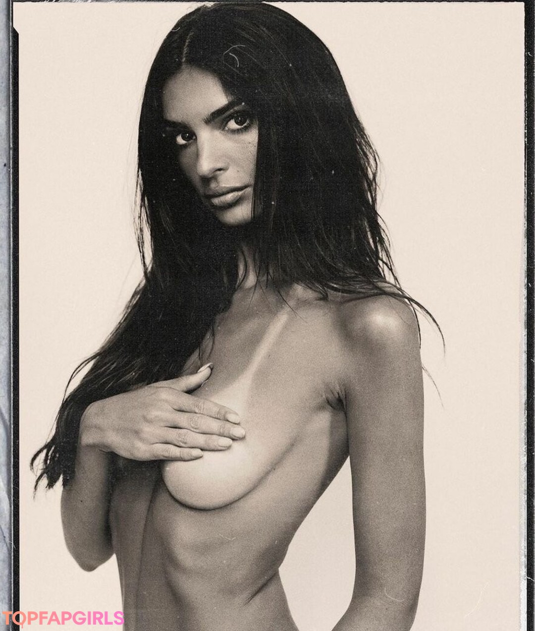 Nacktes geleaktes OnlyFans-Foto von Emily Ratajkowski #1219