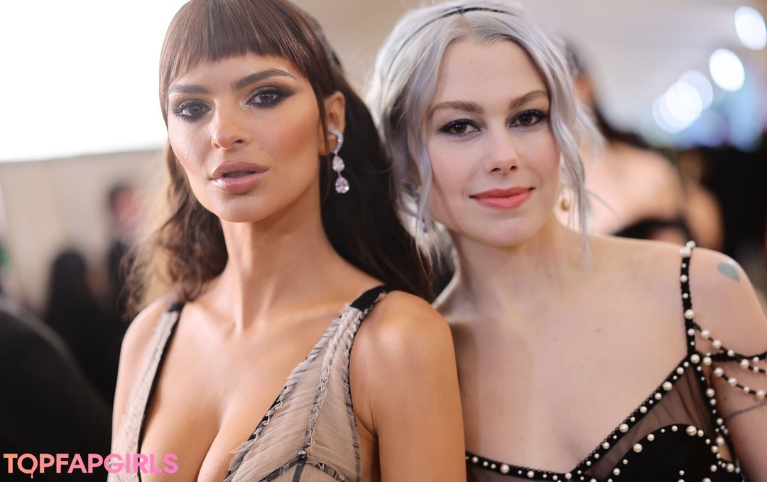 Nacktes geleaktes OnlyFans-Foto von Emily Ratajkowski #1577