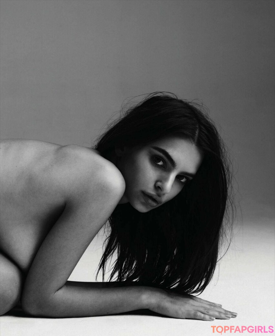 Nacktes geleaktes OnlyFans-Foto von Emily Ratajkowski #1688