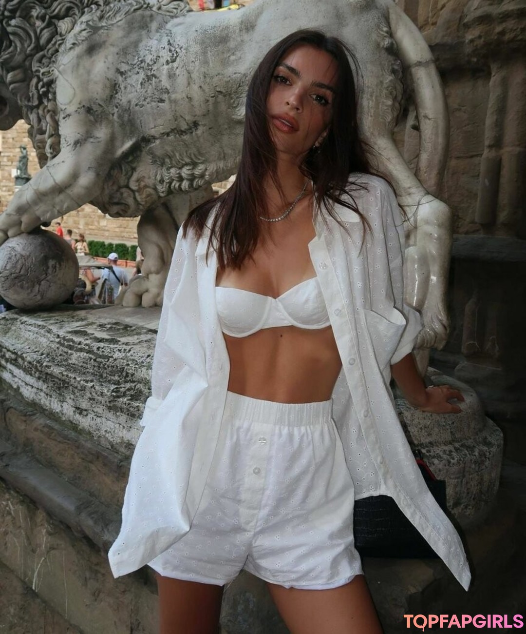 Nacktes geleaktes OnlyFans-Foto von Emily Ratajkowski #1735