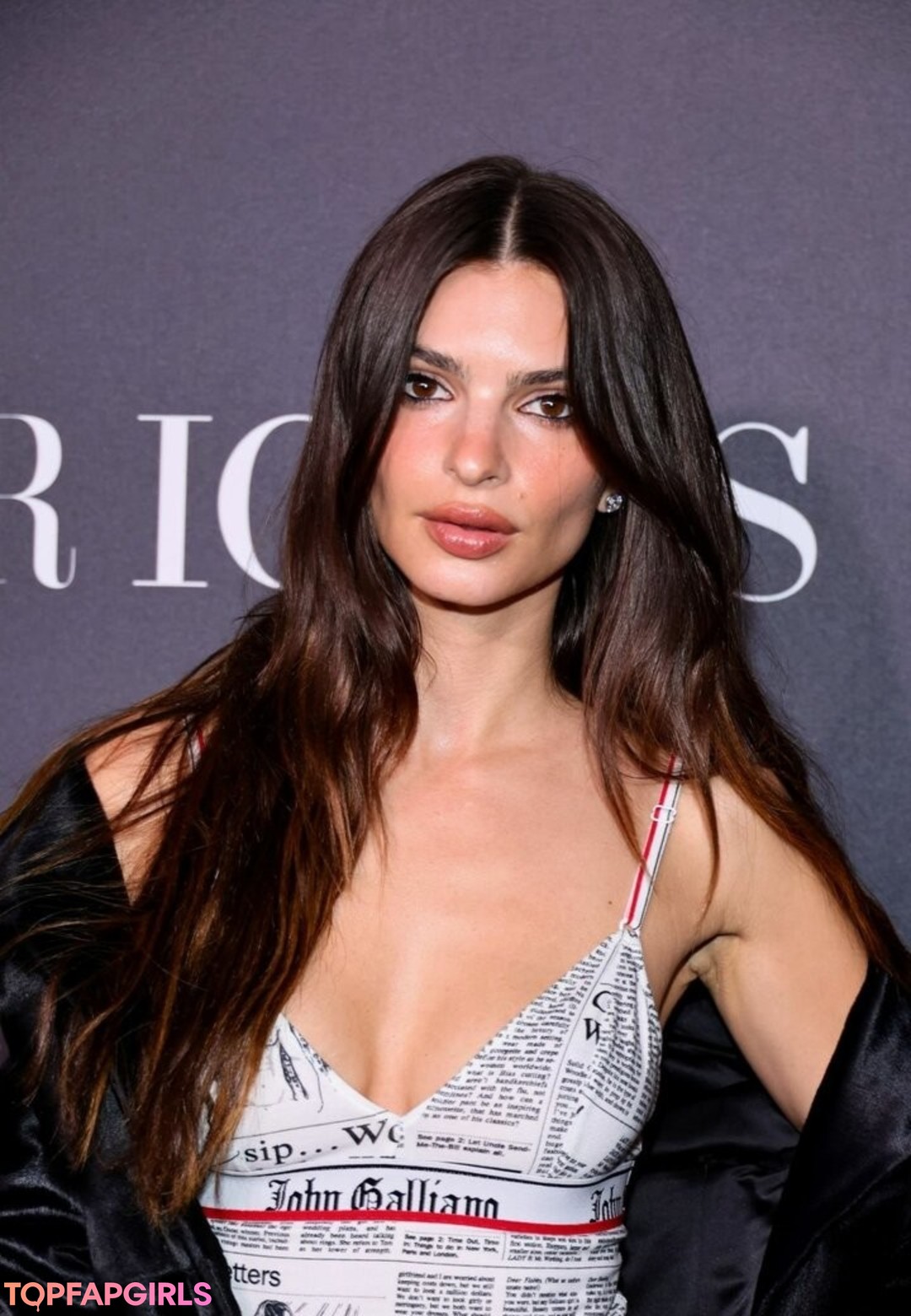Nacktes geleaktes OnlyFans-Foto von Emily Ratajkowski #1822