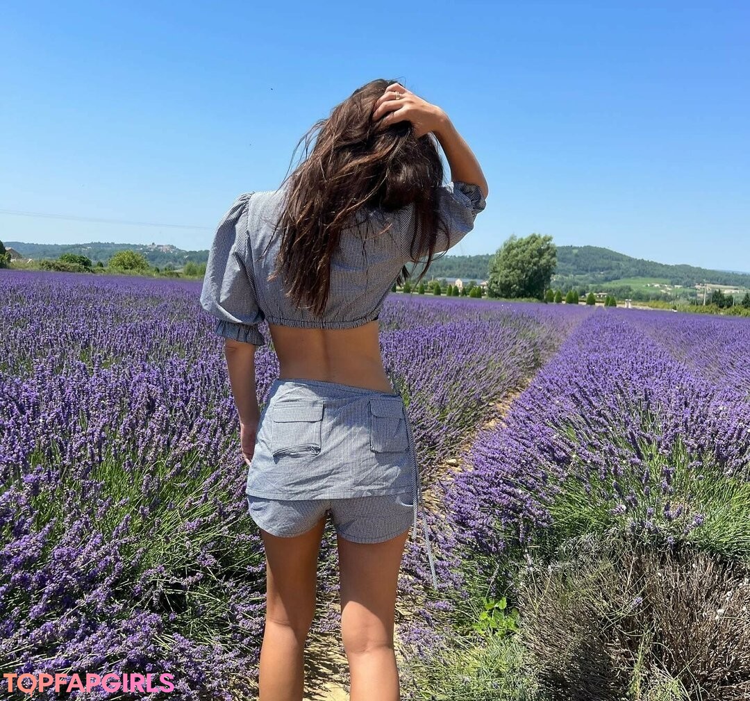 Nacktes geleaktes OnlyFans-Foto von Emily Ratajkowski #1872