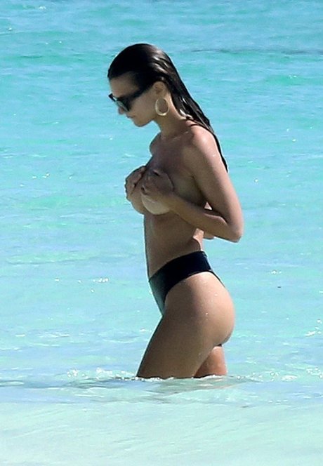 Emily Ratajkowski