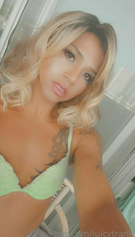 Nacktes geleaktes OnlyFans-Foto von Juicytrans
