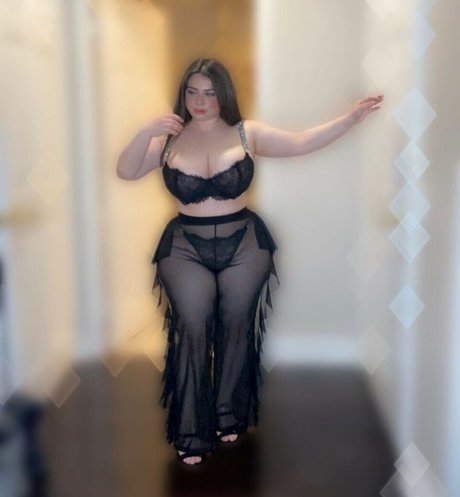 Nacktes geleaktes OnlyFans-Foto von Huda Style